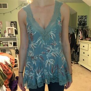 Free People blue, laced tank blouse with flowers